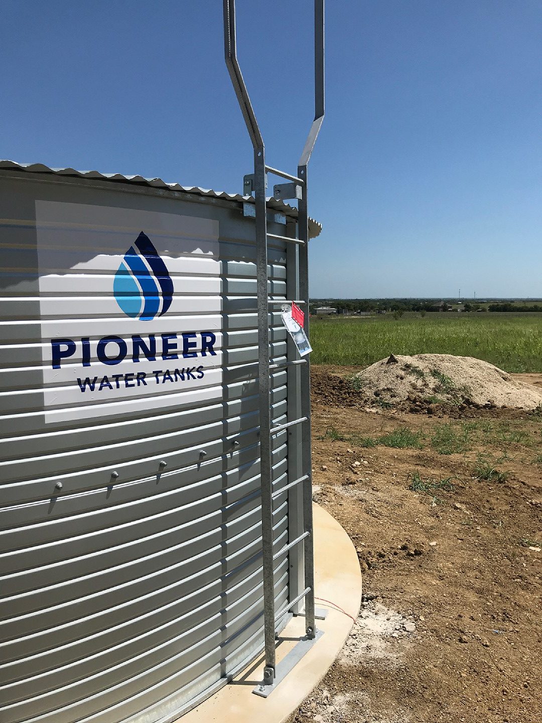 5,000 Gallon - Pioneer Water Storage Tank (11' 0 Diameter x 7' 3 Height)